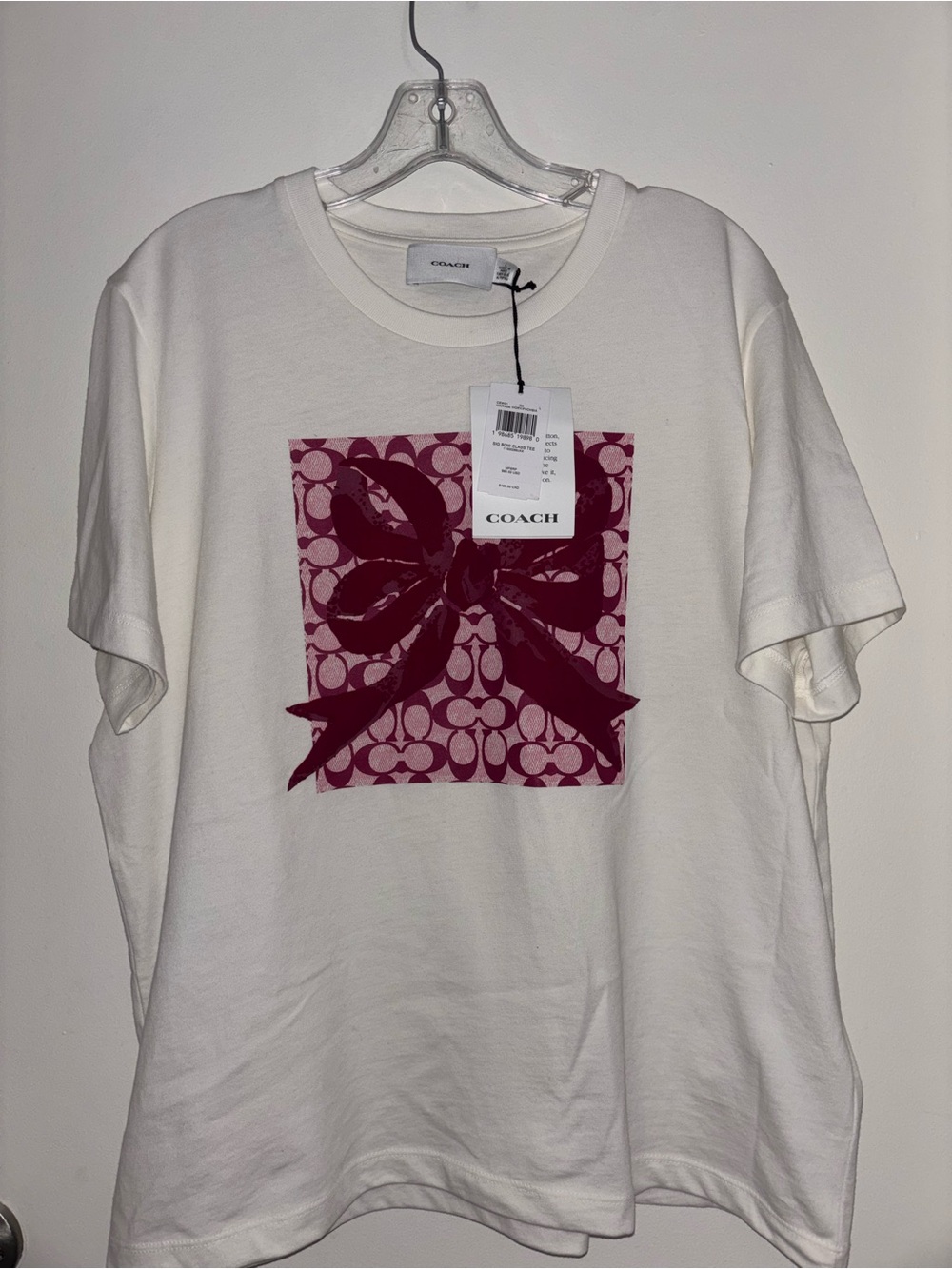 COACH NWT Cream T-Shirt with Pink Logo Bow
